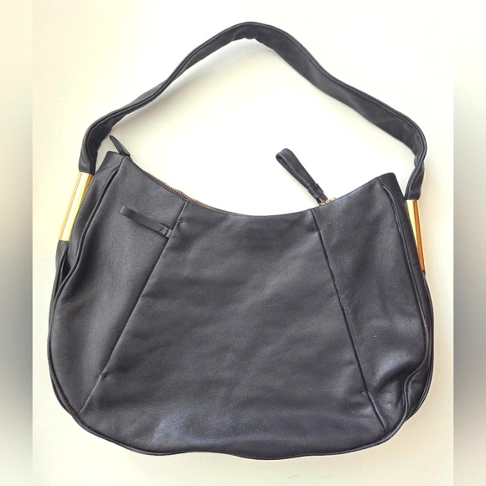 Alexandra Bartlett | Leather Shoulder Bag with Gold Details